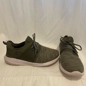 Nautica Slip-On Tennis Shoes (8)